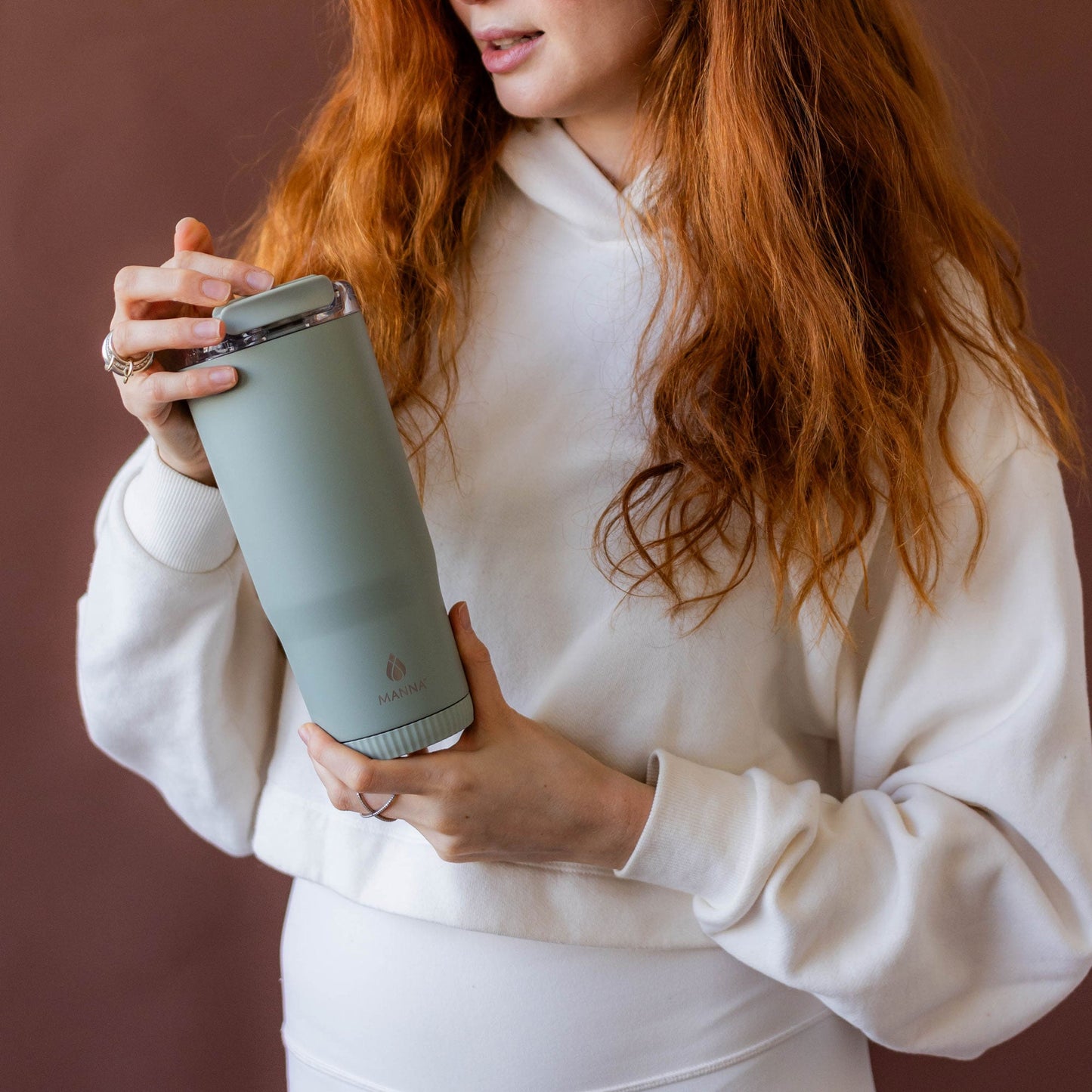 30-oz-groove-tumbler-n2 4Manna_Website_Lifestyles-17.jpg