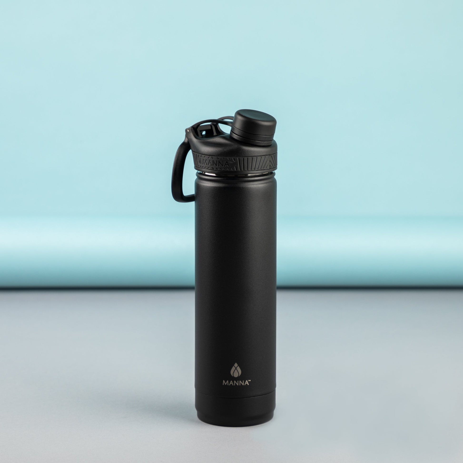 26-oz-saratoga-bottle-h4 MAN_Website_Saratoga_05.jpg
